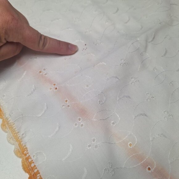 Vintage Table Runner Eyelet Lace Fabric 20 x 14 Orange Edge Stitch Scalloped - Picture 5 of 6